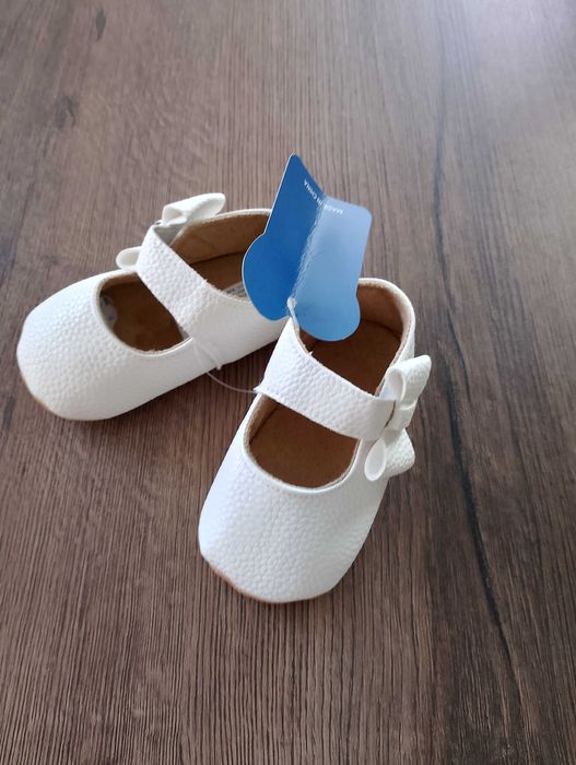 Buciki chrzest z kokardką na rzep rozm 20