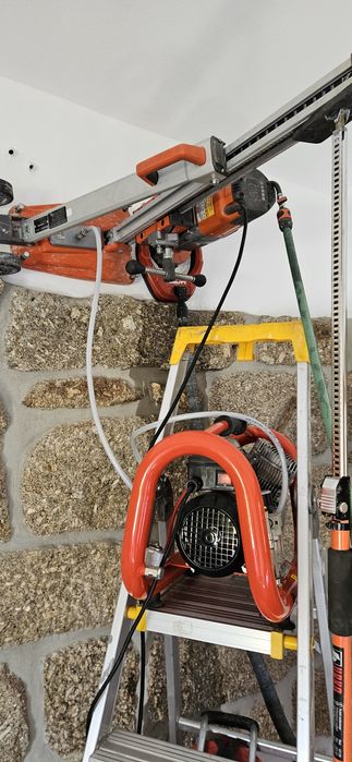 furos em pedra natural