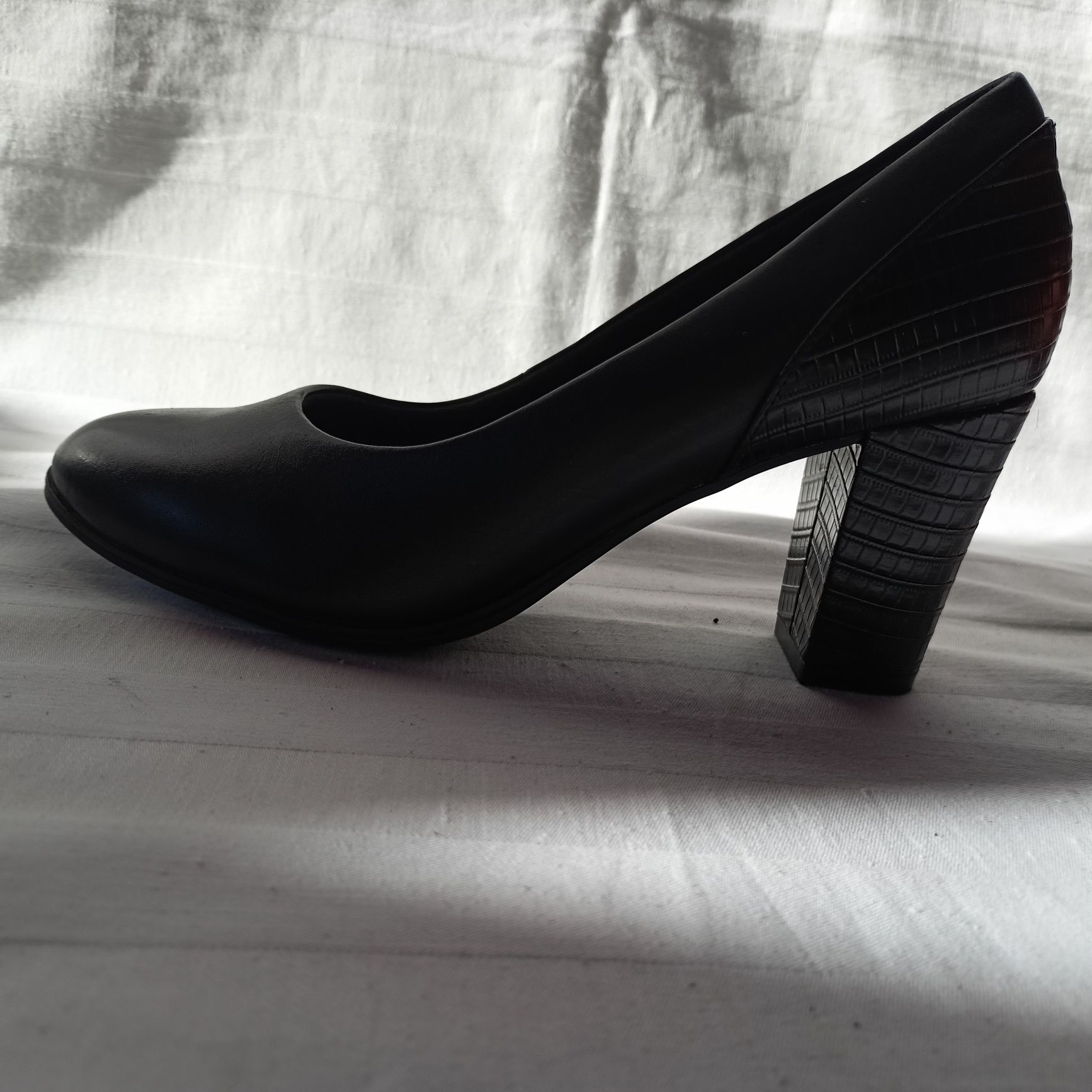 Clarks roz. 37 / UK 4 D / - dł. wkł. 23,5 cm - skóra - super stan