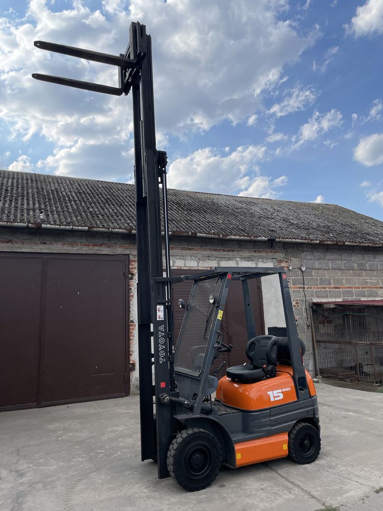 Wózek widłowy Toyota 6FGF15** FGF16** FGF20** Triplex** ZOBACZ**