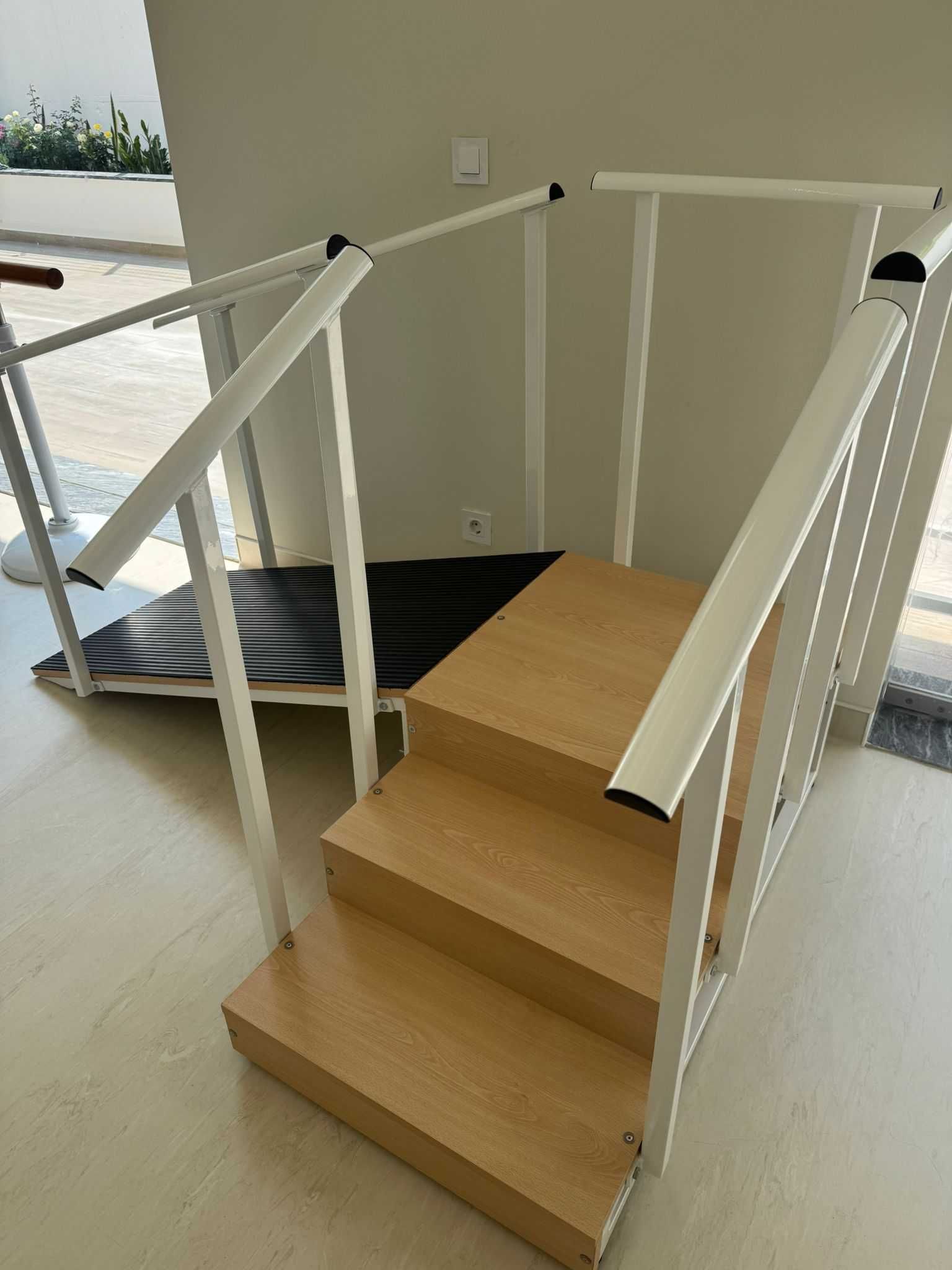 Escada com Rampa - Equipamento de Reabilitação