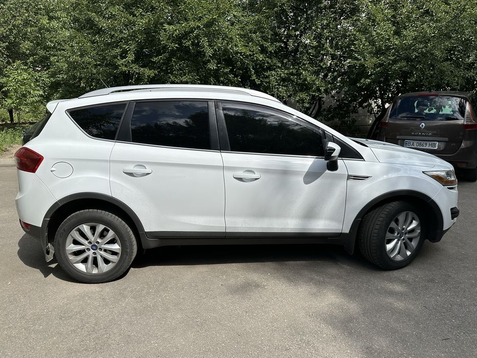 Ford Kuga 2011 2.0 183л. с.