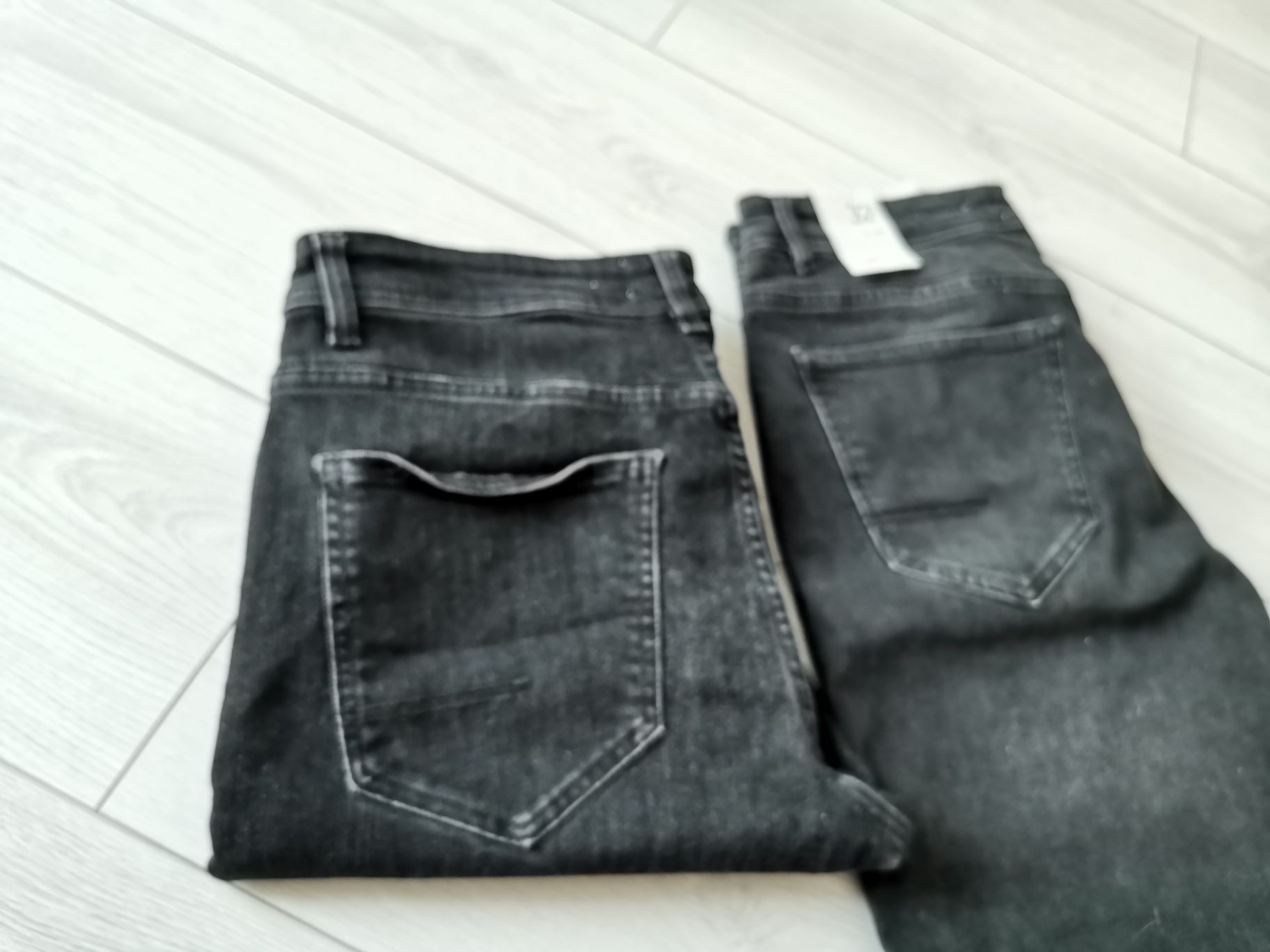 Spodnie jeansowe czarne Reserved