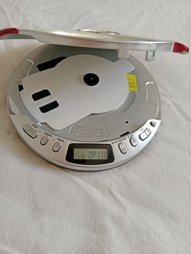 Durabrand CD player com auriculares incluídos
