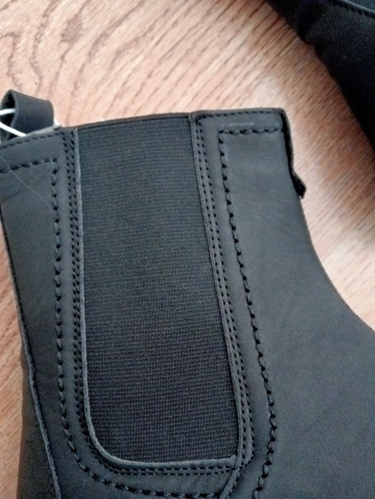 Botki na zamek Reserved r 37 nowe