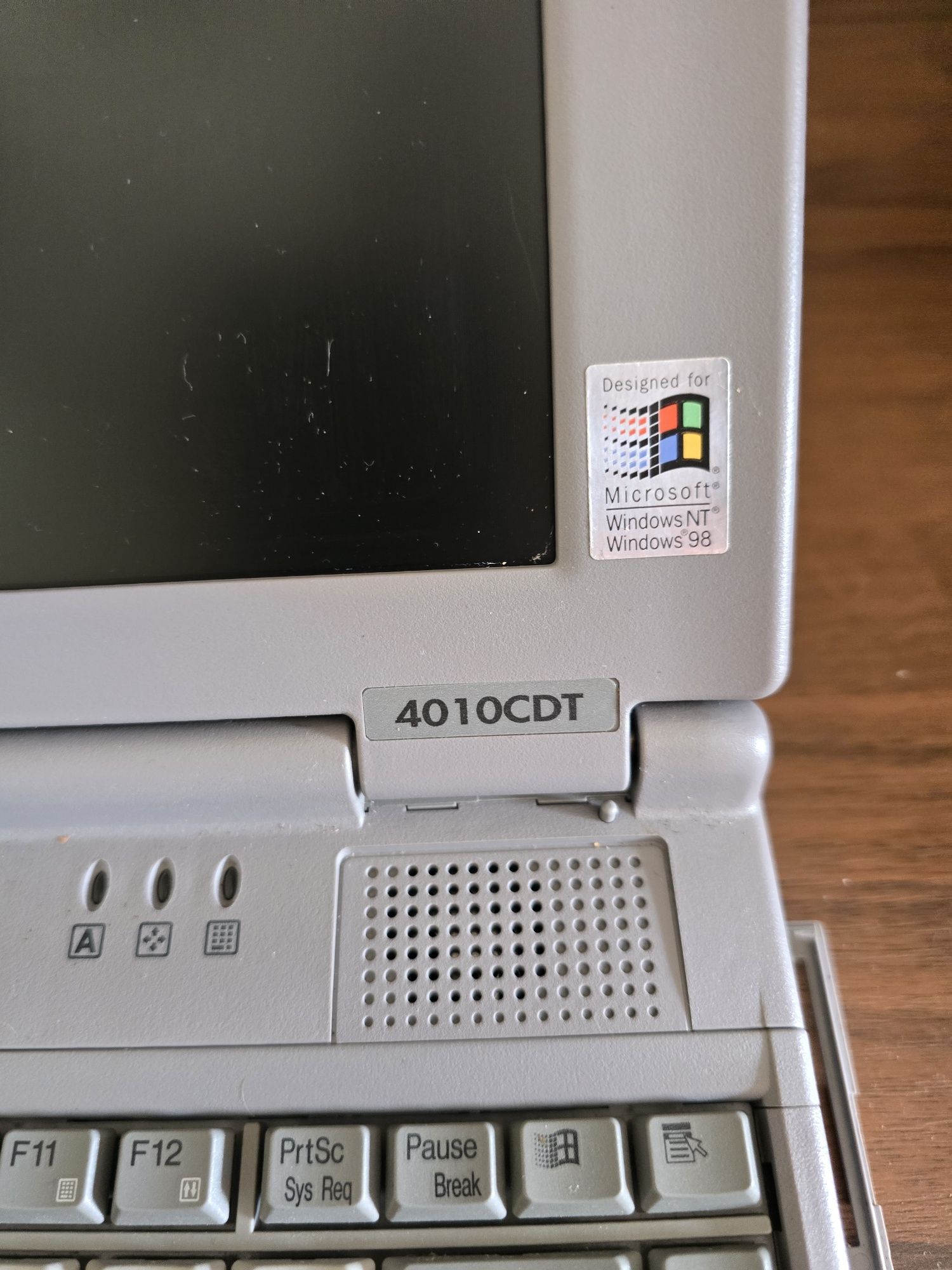 Toshiba satellite 4010cdt retro