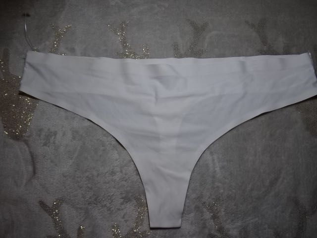 Primark białe stringi nowe M