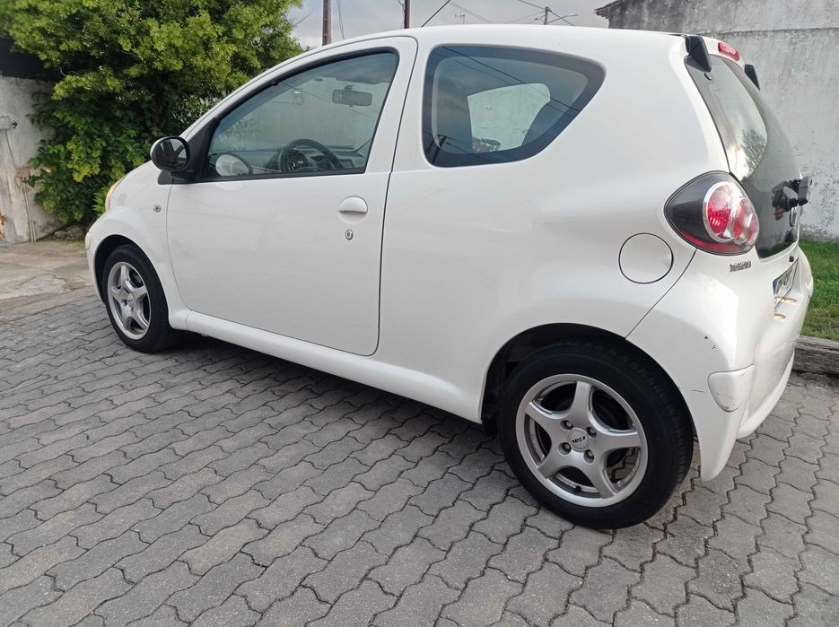Toyota Aygo ano 2012
