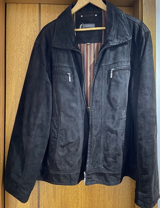 Casaco em pele castanho escuro da loja casa das peles