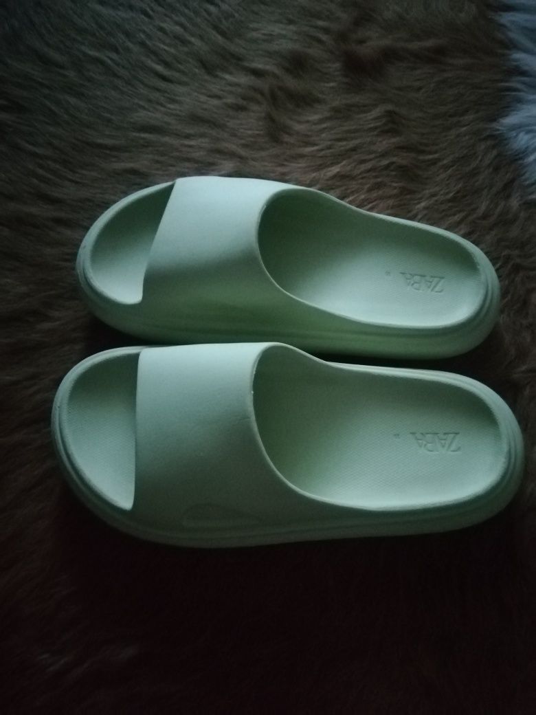 ZARA шлепки из пены Р-р 36