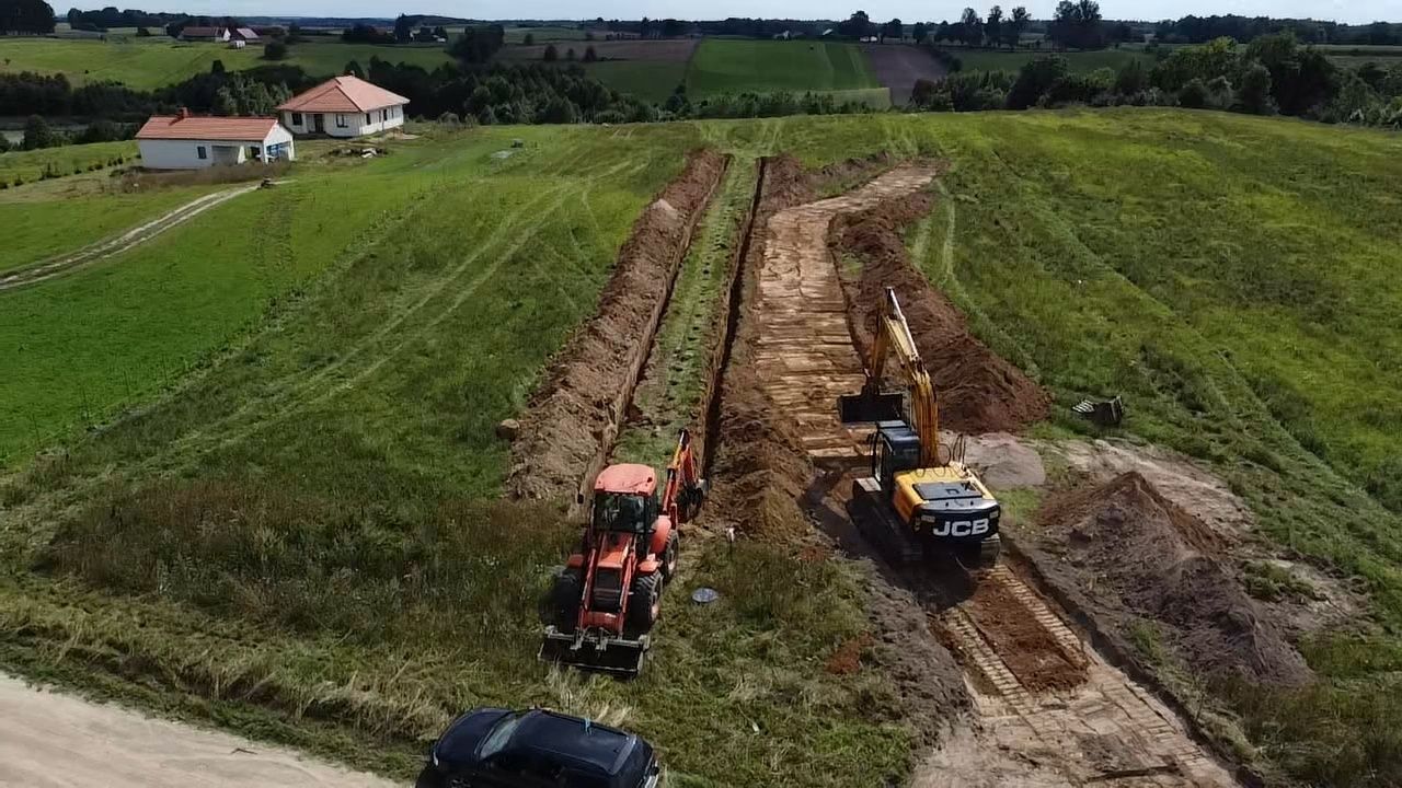 Roboty ziemne żwirownia Ryn Mikołajki wycinka wod-kan nasypy wykopy me