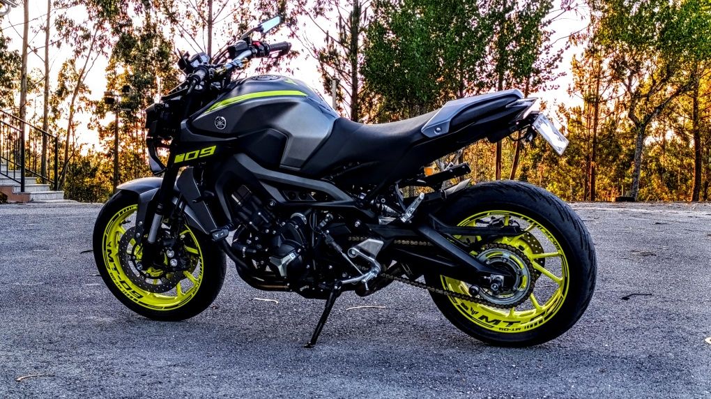 Vendo espetacular Yamaha Mt 09 Night Fluo!