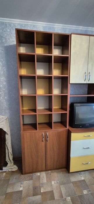 Пенал, шкаф, стелаж, полиця для книг