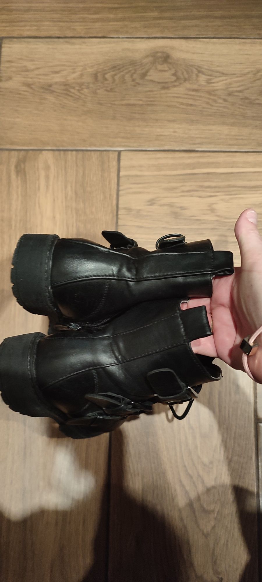 Buty botki czarne roz.33