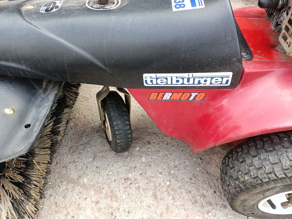 Zamiatarka Spalinowa BRIGGS & STRATTON Quantum xts