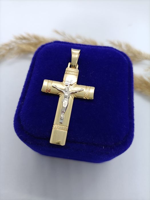 Klasyczny krzyżyk zawieszka ze złota, złoto pr 585