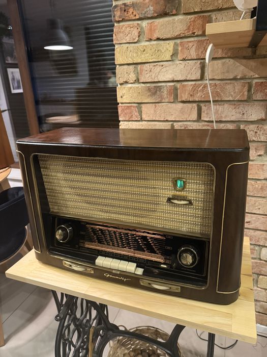 Radio lampowe GRUNDIG 3042 stan BDB po serwisie, rocznik 1954