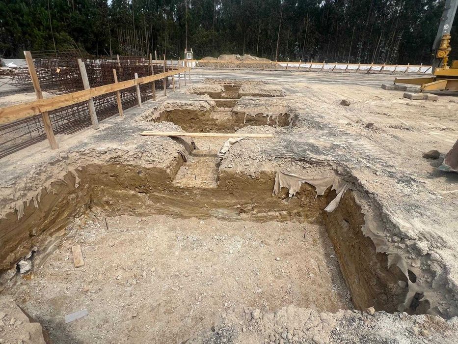 Saibro limpo e residuos limpos (areias, pedras)_ GRATIS LAUNDOS