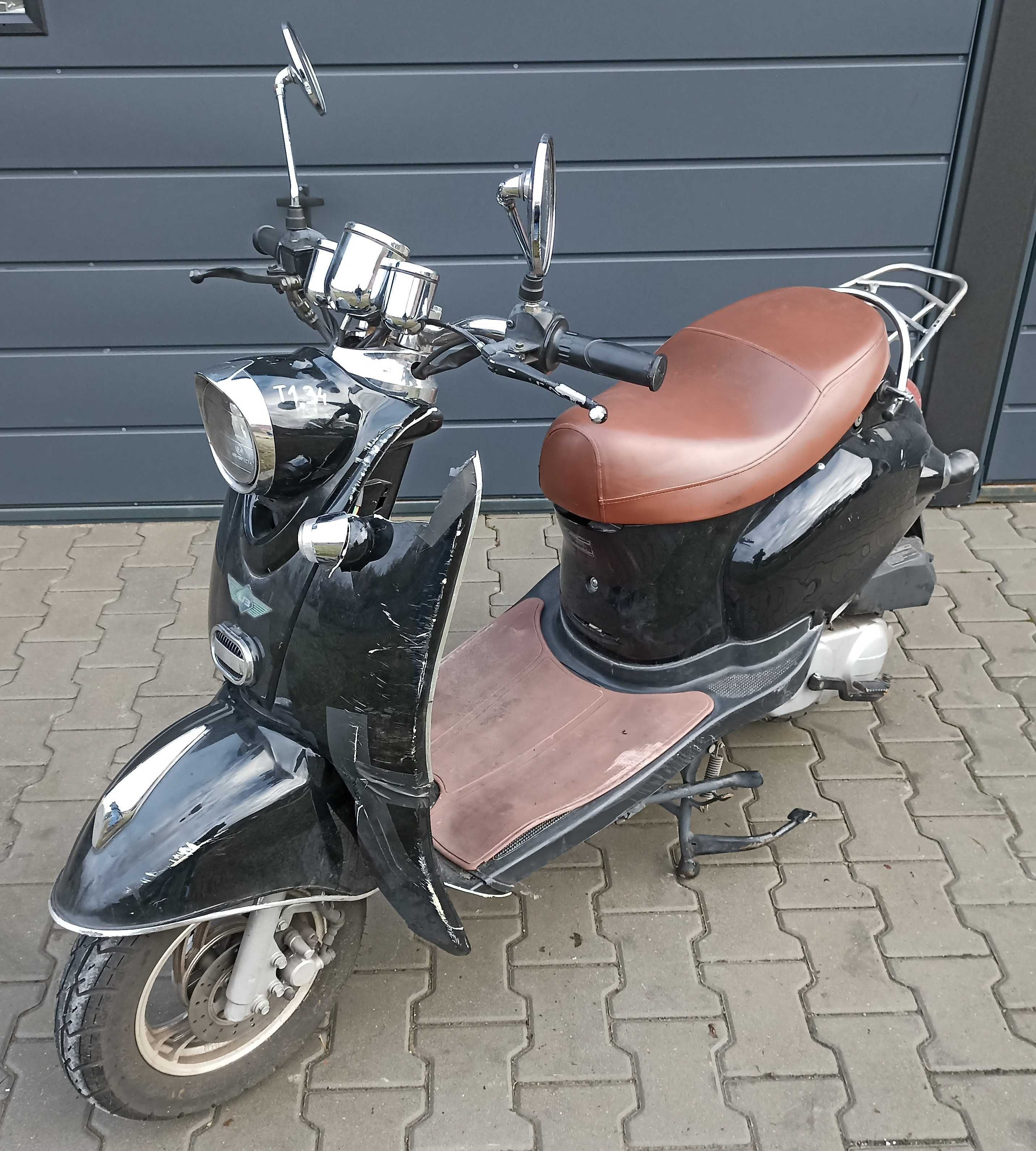 Skuter Retro CZTEROSUW WTRYSKOWY 50cm3 2020rok