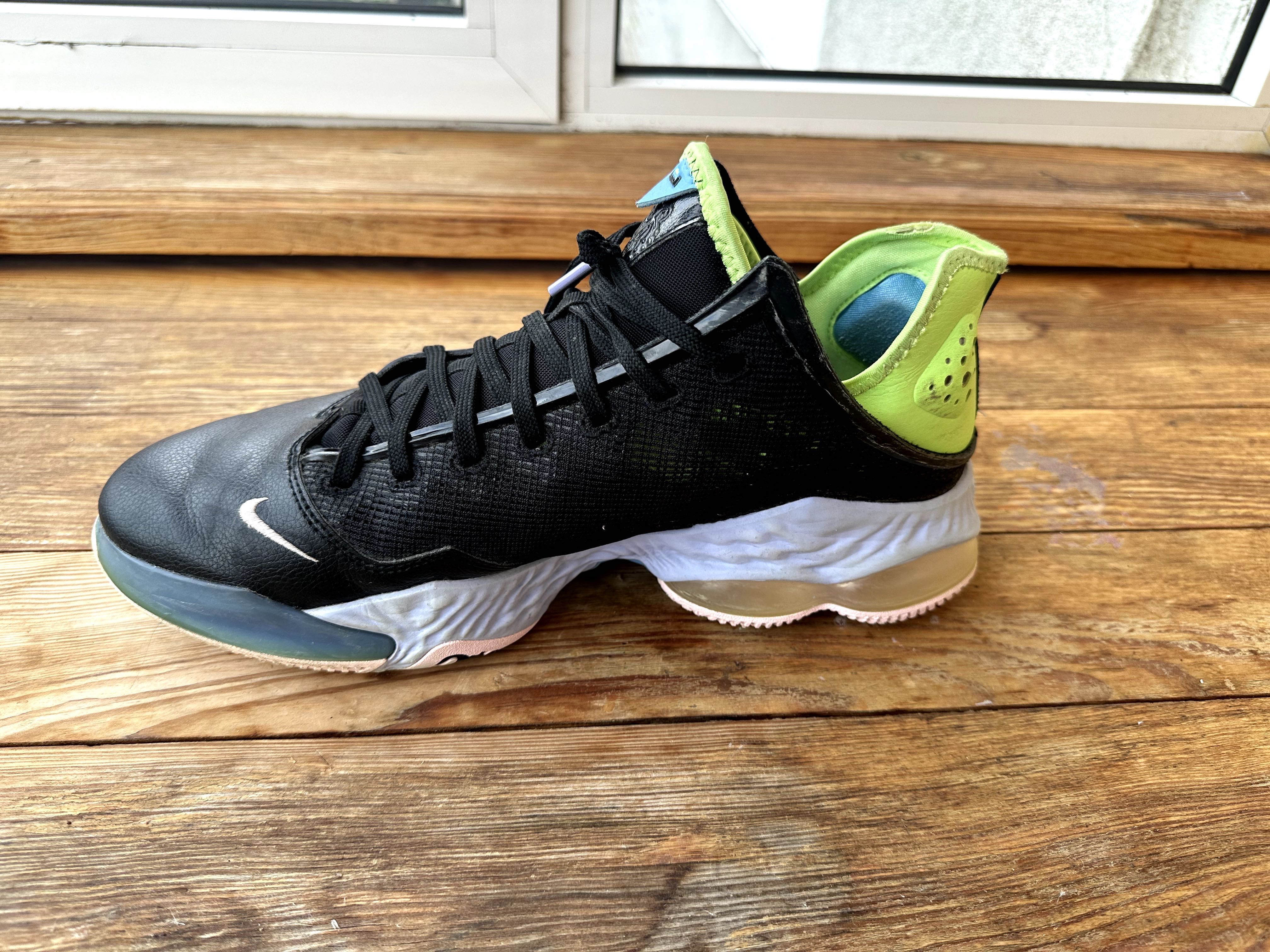 Баскетбольні Кросівки Lebron 19 Low (Оригінал)