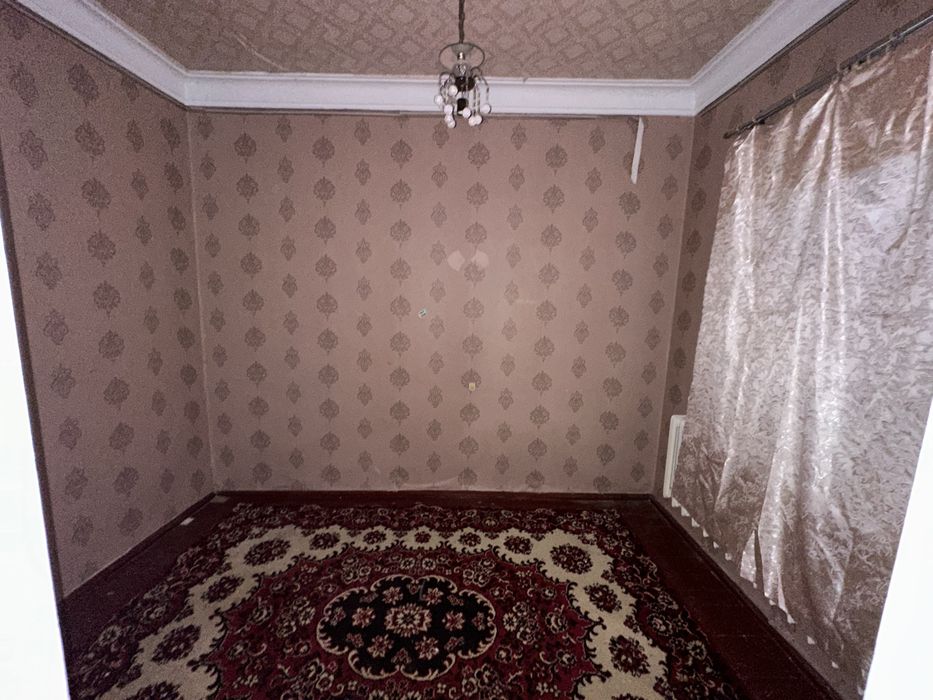 будинок з земельною ділянкою