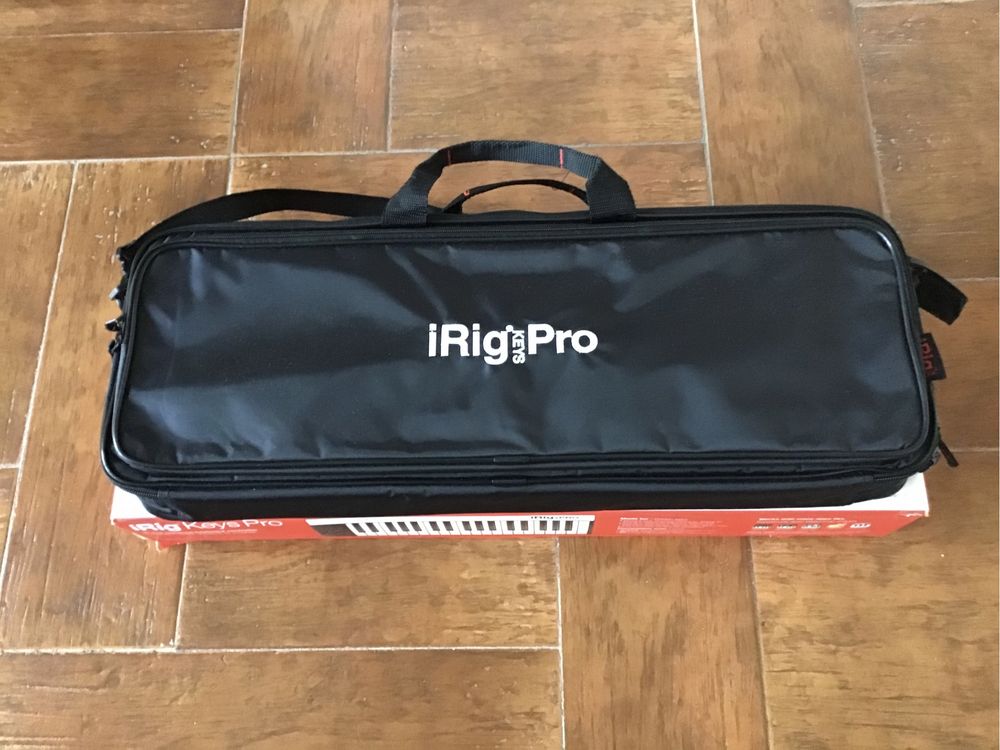 Vendo teclado/controlador midi Irig Pro Keys e case original.