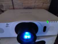Projektor Hitachi cp-wu8451