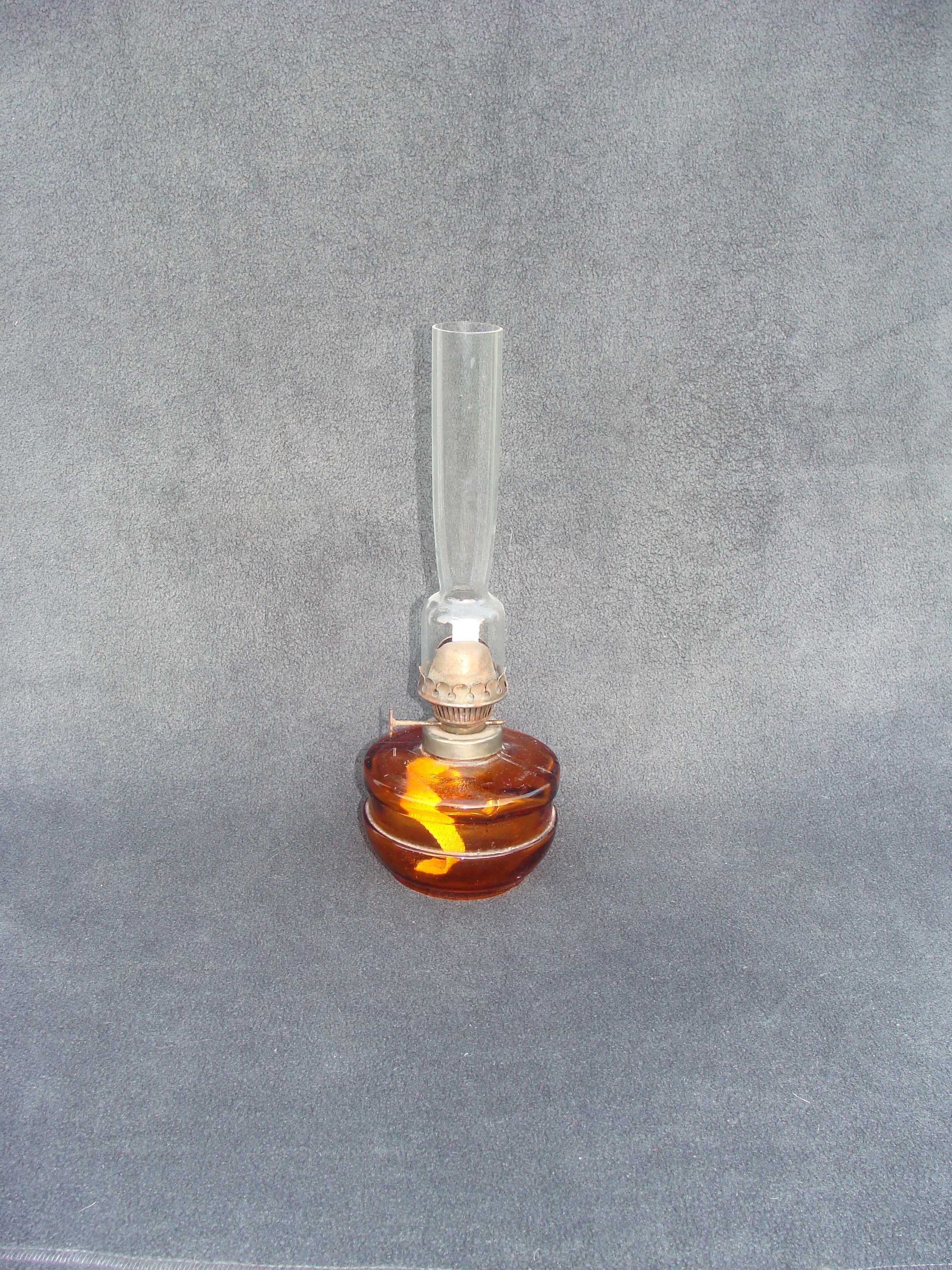 Lampa naftowa szklana brązowa - antyk - PRL