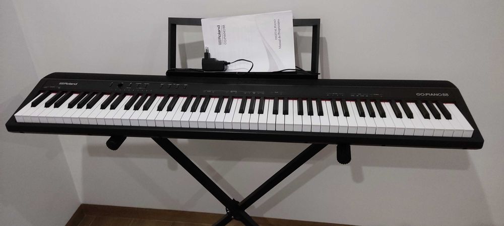 Piano Roland GO88