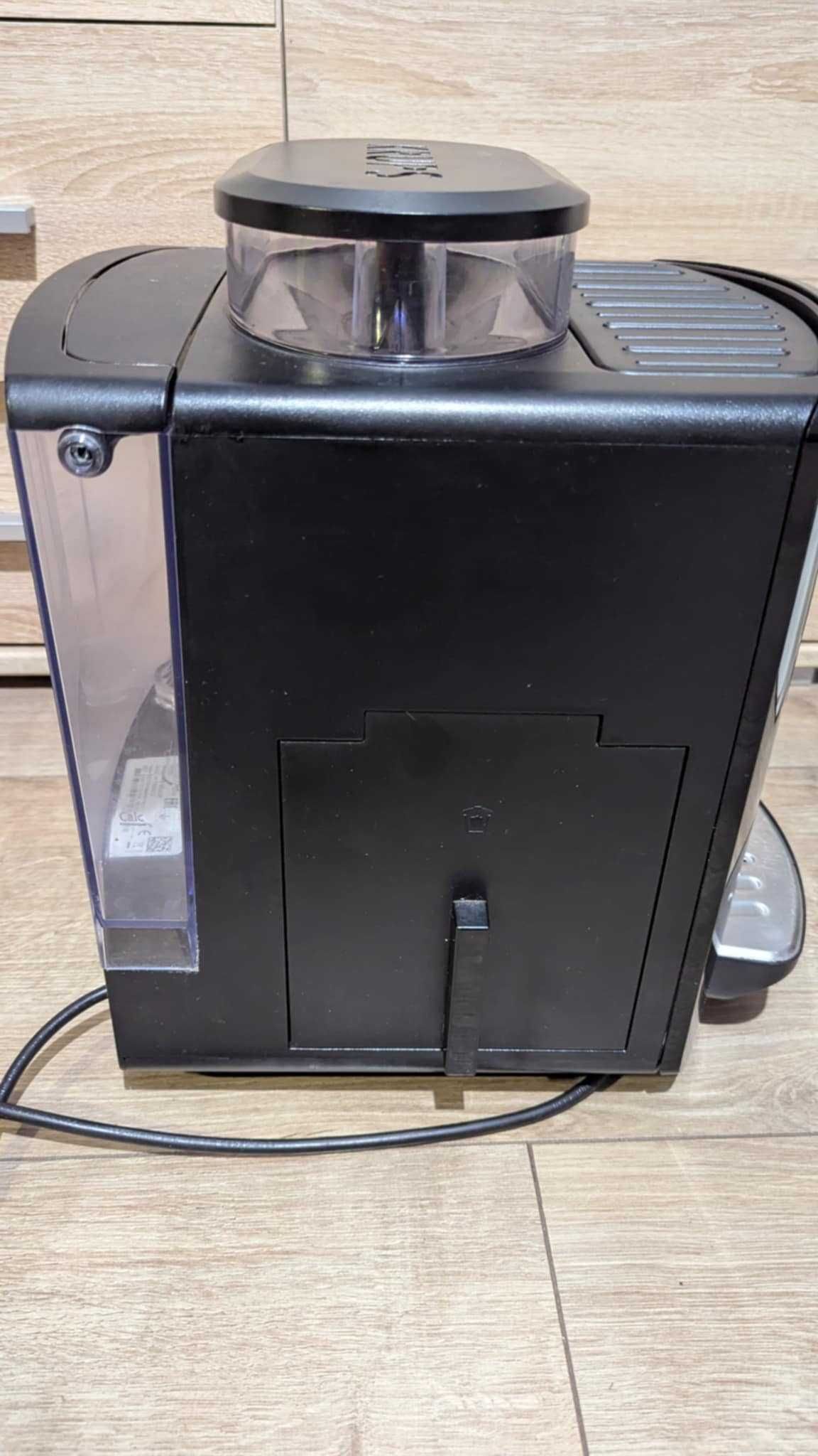 Ekspres do kawy KRUPS Quattro Force EA8110