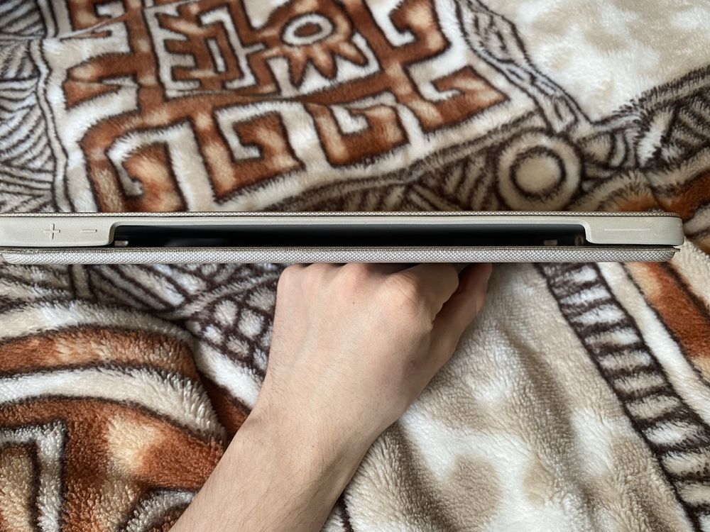 Etui Logitech Combo Touch Ipad pro 11