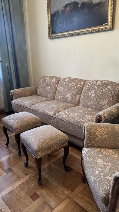 Sofa + 2 fotele + 2 podnóżki