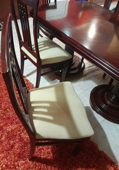 Mesa de Mogno Lacado + 6 cadeiras