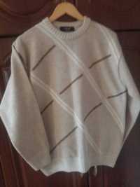 Мужский  светер розмір XL колір світло бежевий фірми Nardi