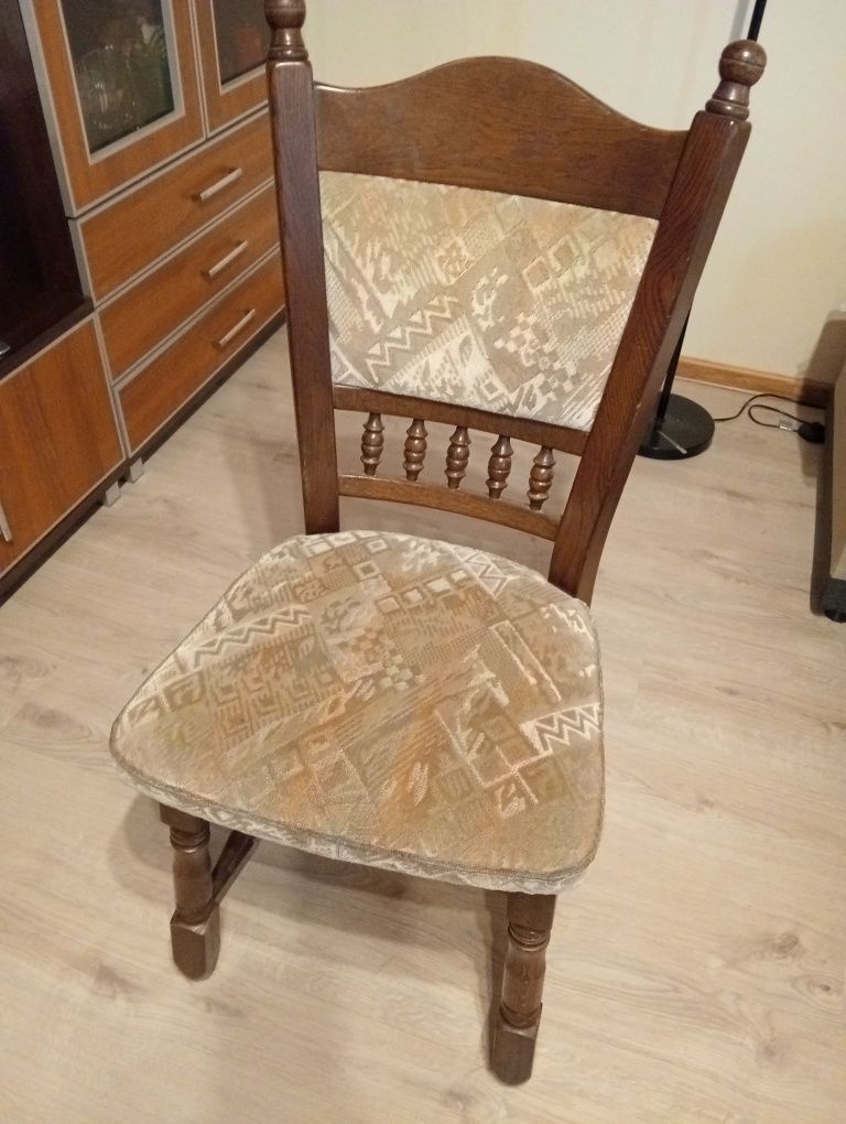 Krzesła tapicerowane