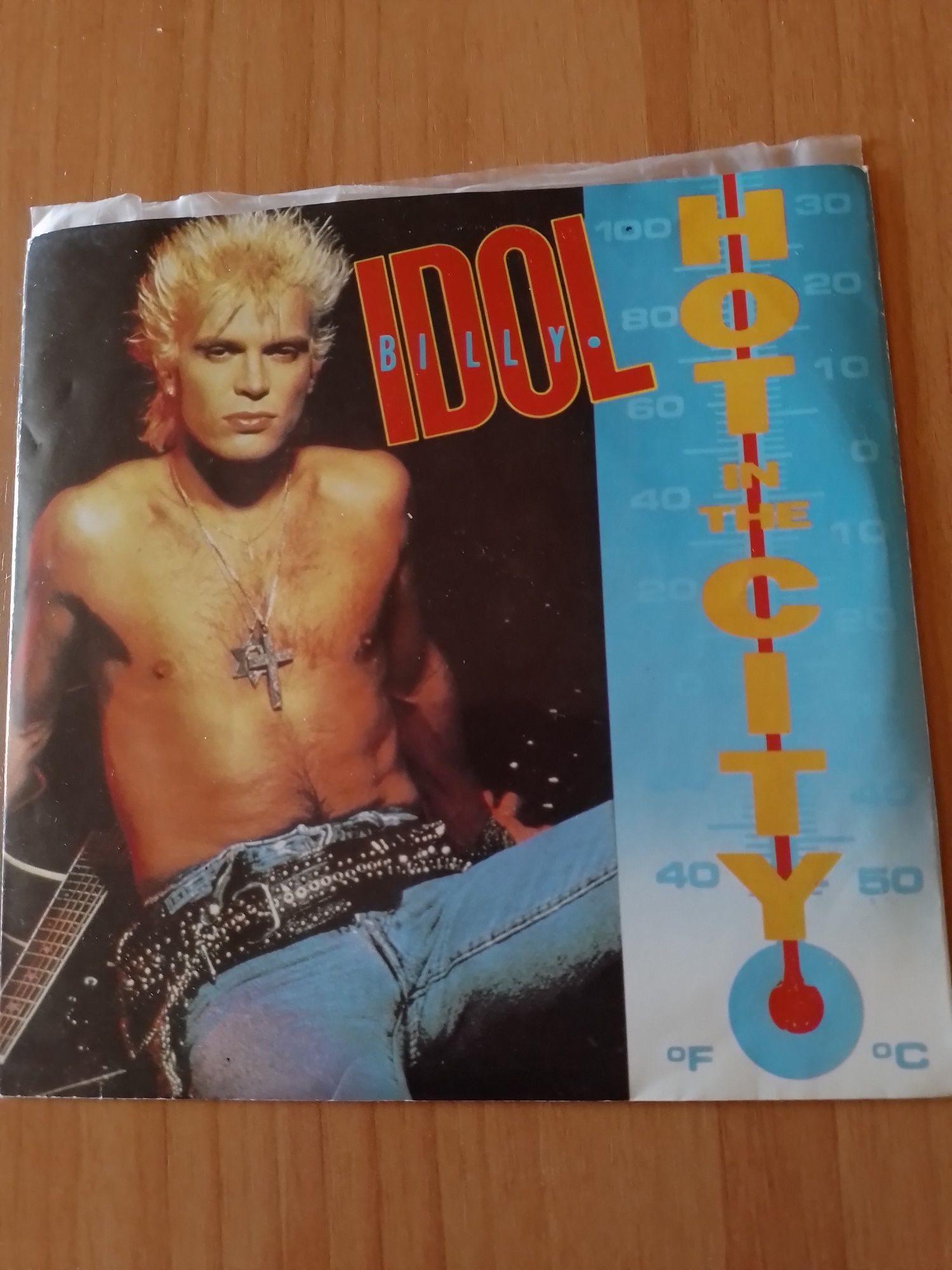 Disco 45 rpm Hot in the City de Billy Idol