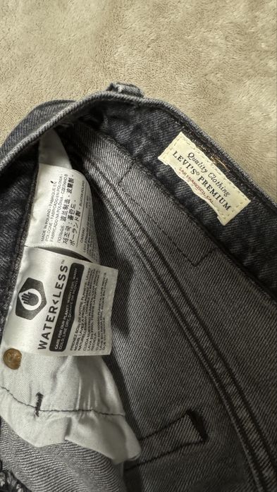 Сірі джинси Levis