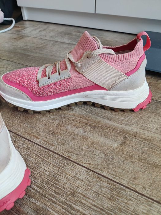 Кросівки жіночі Clarks р.39