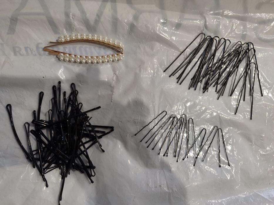 Заколки, невидимки, шпильки для волосся