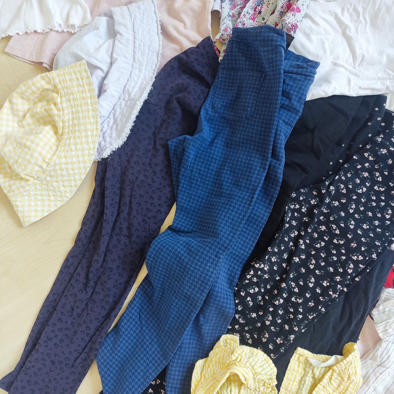 Zestaw ubrań 31 sztuk H&M Zara inne 110-128 stan bardzo dobry