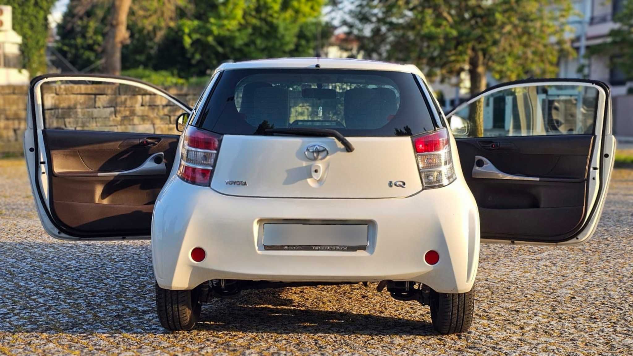 Toyota iQ 1.0 VVT-i (2010)
