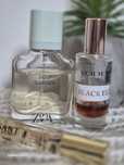 3 flakony perfum