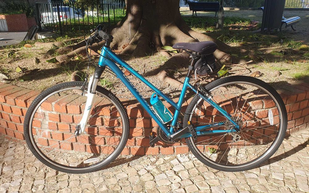 IMPERDÍVEL! Beautiful bike Specialized Ariel size M/Fem. Seminova!