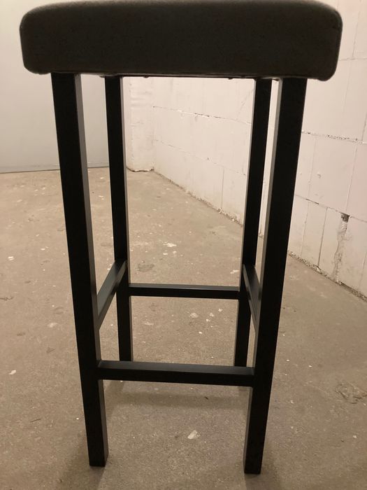 Hoker szare obicie, czarny stelaż x4