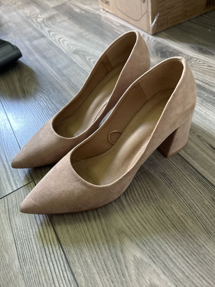 Buty na obcasie reserved