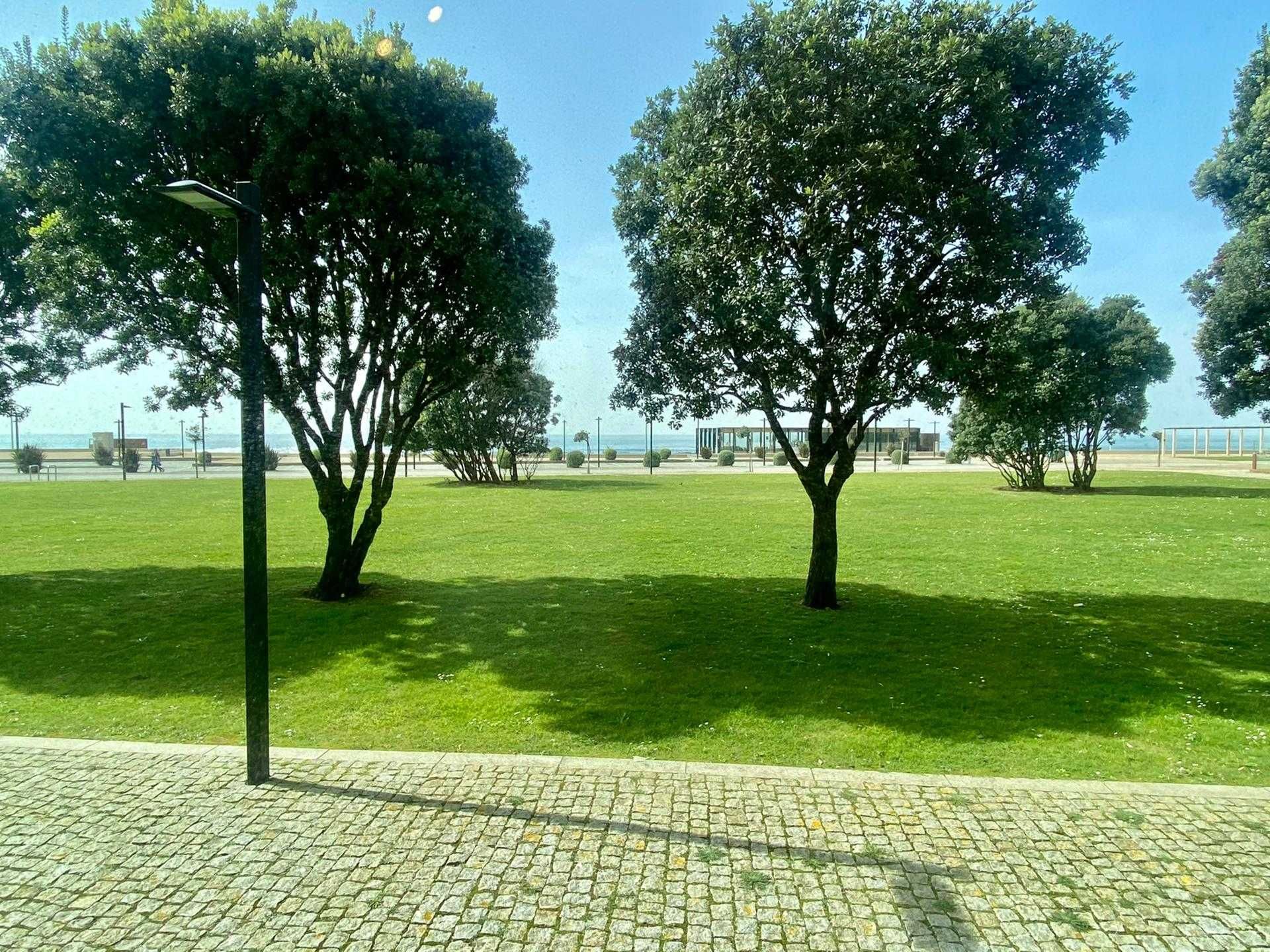 Vendo apartamento frente ao mar e com vista de mar