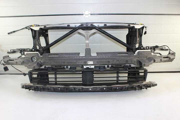 BMW 8 G16  Передня панель, телевізор