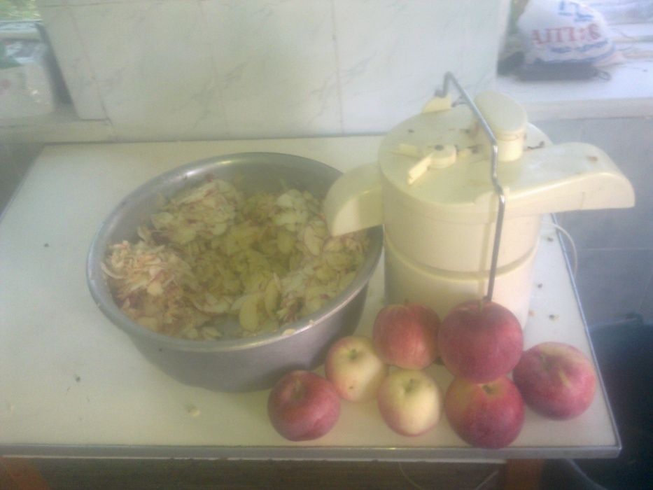 Уксус яблочный домашний свежий на меду и уксусная матка