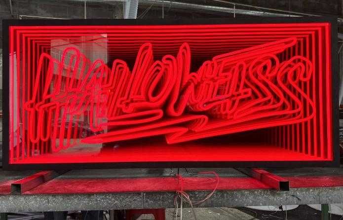 Espelho Túnel Infinito LED Personalizado – Efeito Néon 3D
