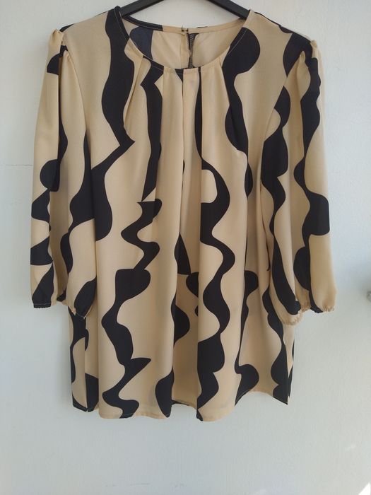 Blusa creme drapeada, elegante e fluida - Tamanho XXL - Nova!